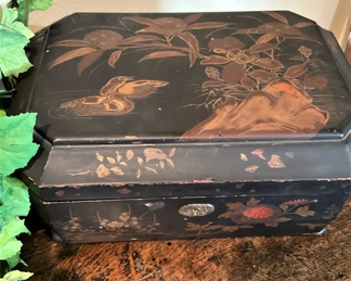 Hand-painted Asian style box