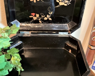 Hand-painted Asian style box