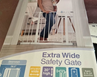 Extra wide safety gate