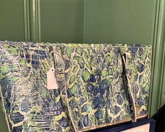 Like new Brahmin purse