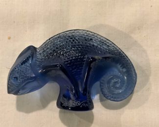 Darling Lalique crystal chameleon/ lizard/iguana paperweight