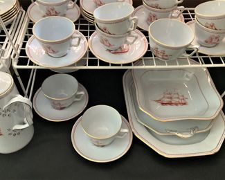 Spode "Trade Winds" - English bone china (8 place settings plus extra pieces)