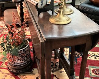 Antique dropleaf table