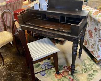 Antique Mahogany Desk with Fold-Down-Top. H-35", L-37", W-20"