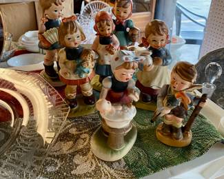 HUMMEL Figurines 