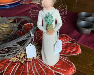 c.2002 WILLOW TREE Hearth and Home Welcoming, Hospitality Angel, Susan Lordi for DEMDACO