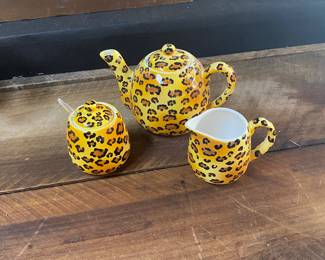 Giraffe Motif Tea Set 