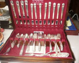 Wm Rogers Silverplate flatware