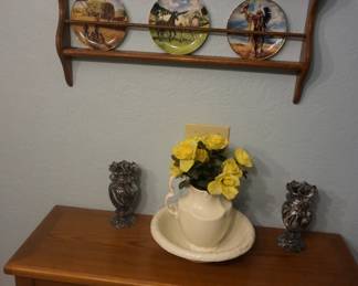 console table, decor