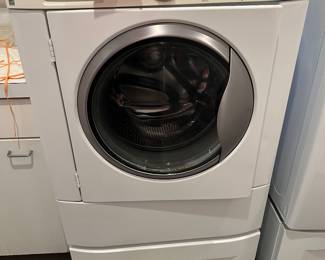 Frigidaire Washer with pedestal