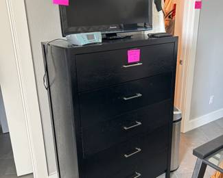 5 drawer black wood dresser