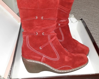 Bandolino suede boots