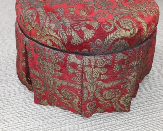 Pretty ottoman