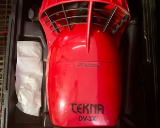 Trina Underwater Speed Scooter with Case and 2 New Rechargeable Batteries 