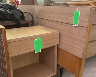 Mid Century Modern Bedroom Suite, Dresser with Mirror, Headboard, Footboard and side table (Maple?) 