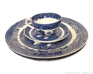 Vintage Churchill Blue Willow 4 piece Set