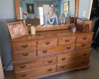 Dresser / Mirror $ 264.00