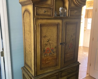 Armoire $ 278.00