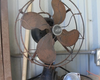 VINTAGE FAN