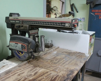 RADIAL SAW