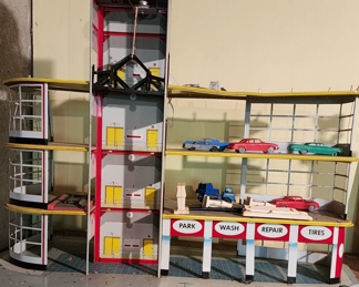 Wards Riverside Service Station Tin Toy