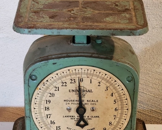 Green Universal Scale