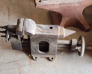 Cast Iron Vice Anvil Stewart's Handyman