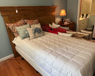 Great king size headboard only one twin mattress goes with it, and a boxspring