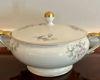 Meito China Covered Serving Dish