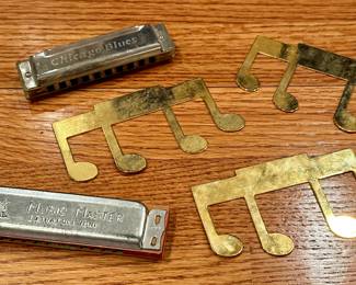 Harmonicas & Musical Notes