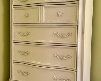 Disney Princess "Fairytale White" Dresser