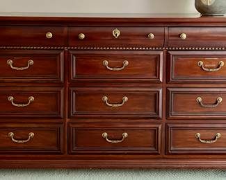 Lineage Dresser