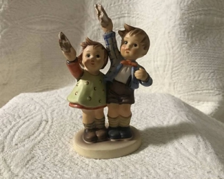 Hummel Girl and Boy Waving Goodbye