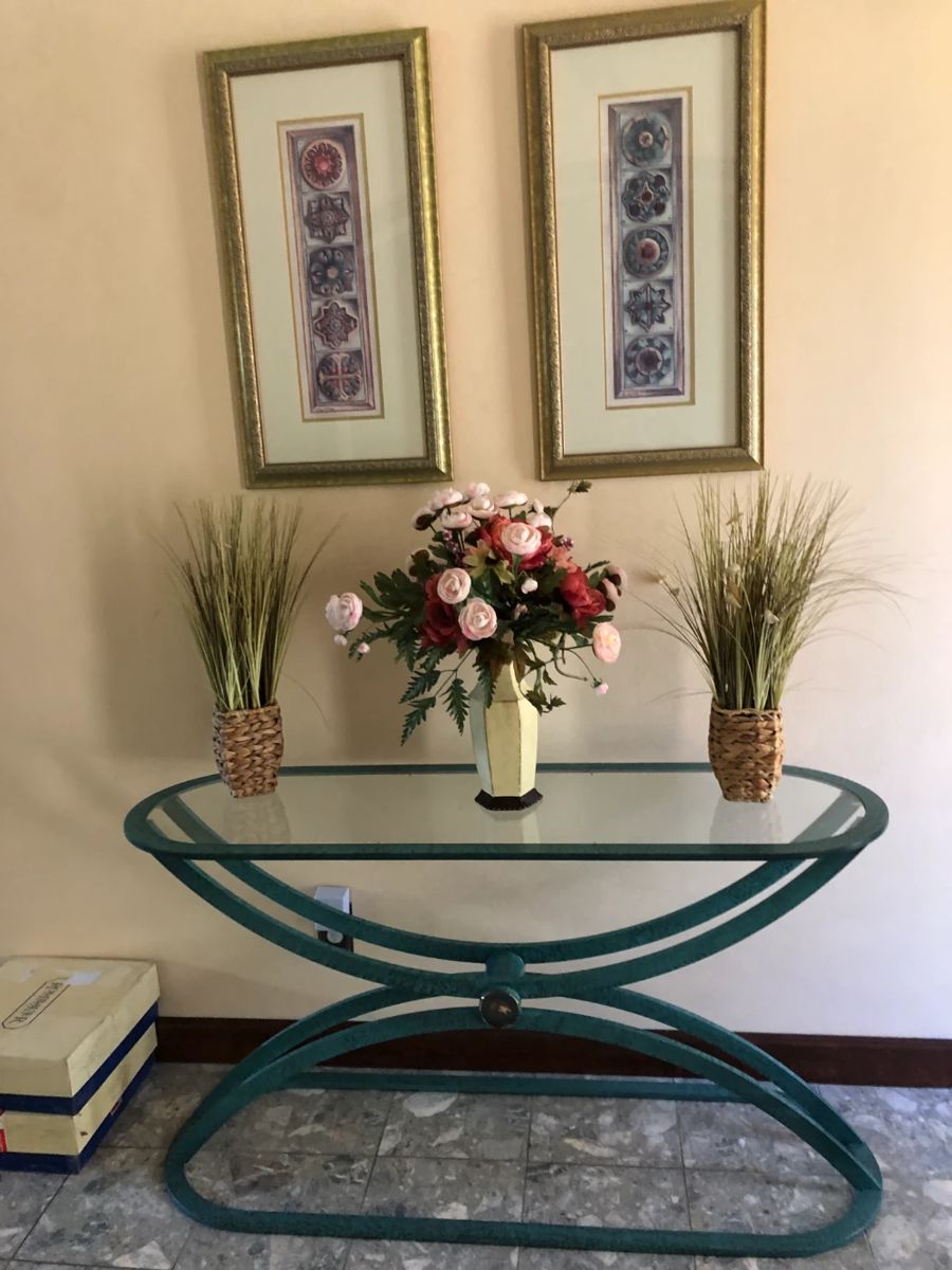 Caecilia Sales Estate Sale in Creve Coeur, MO starts on 10/21/2023