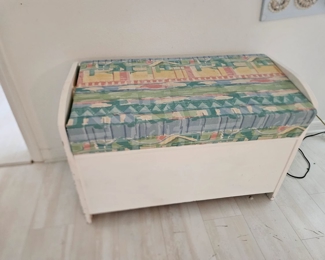 Storage chest seat