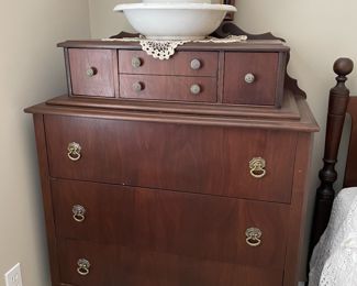 Antique chest of drawers