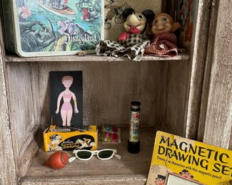 Disneyland lunch box, Mickey Mouse puppet