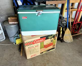 Vintage Coleman Snow Lite Cooler