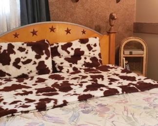 Horse head & Stars wooden full size bed, wooden shelf