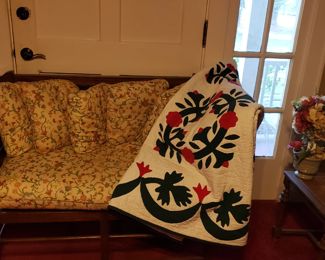 Settee w/cushions
