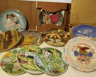 (12) Collectable Decorative Plates
Four blue various homes plates. Three Montalado Bavaria (Western Germany JKW) plates. 200th Anniversary Year 1776-1976 plate -1975 Spencer Gifts Inc. Scarlett and Her Suitors plate. 'First Kiss' plate. Two Knowles 1980 and 1981 Gone With the Wind plates.