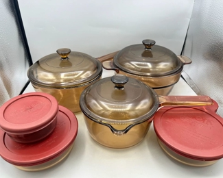 (3) Corning Vision Pots & (3) Bowls With Lids
One of the pots has a chip on the lid as seen in photos. 
