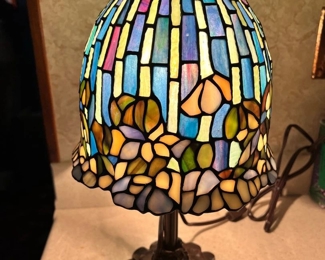 Tiffany Style Stained Glass Table Lamp
