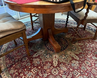 Pedestal table