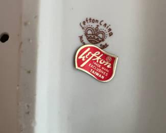 Vintage Lefton porcelain figurine typist/writer