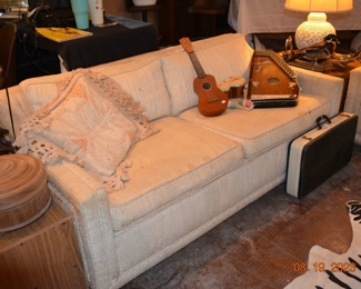 nice vintage love seat, vintage calming harp