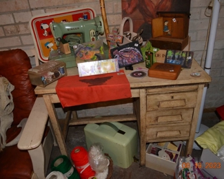 vintage singer sewing machine - vintage wooden desk