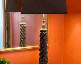 $300 - Hewitt and Hitchcock clawfoot lamp - 12x7x30