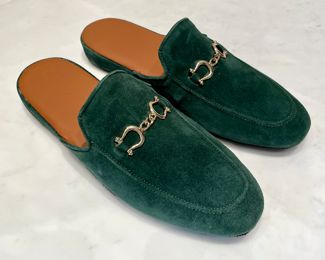$100 - Scully and Scully bedroom slippers - Sells new for $295. Size 11. 