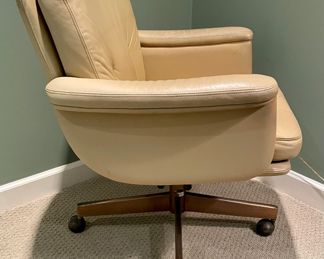 $600/each - Vintage Leather rolling swivel office chair by Brayton International (3 available)- 28x24x32